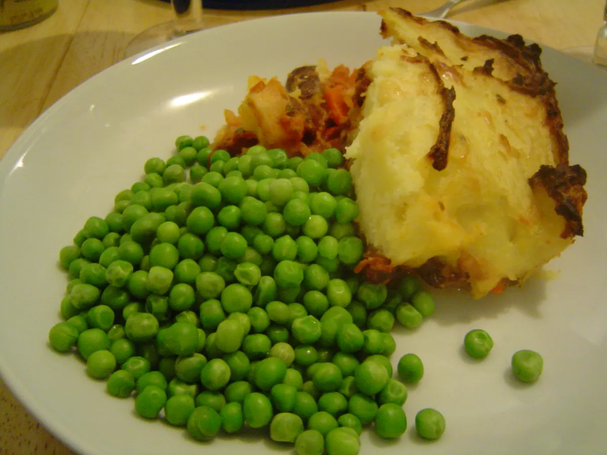 Vegetarian shepherd's pie with lentils and mushrooms (hachis parmentier)
